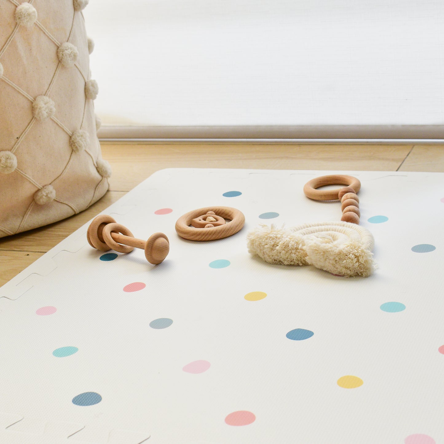 Coloured Polka Set in White Playmat- Colour Pop
