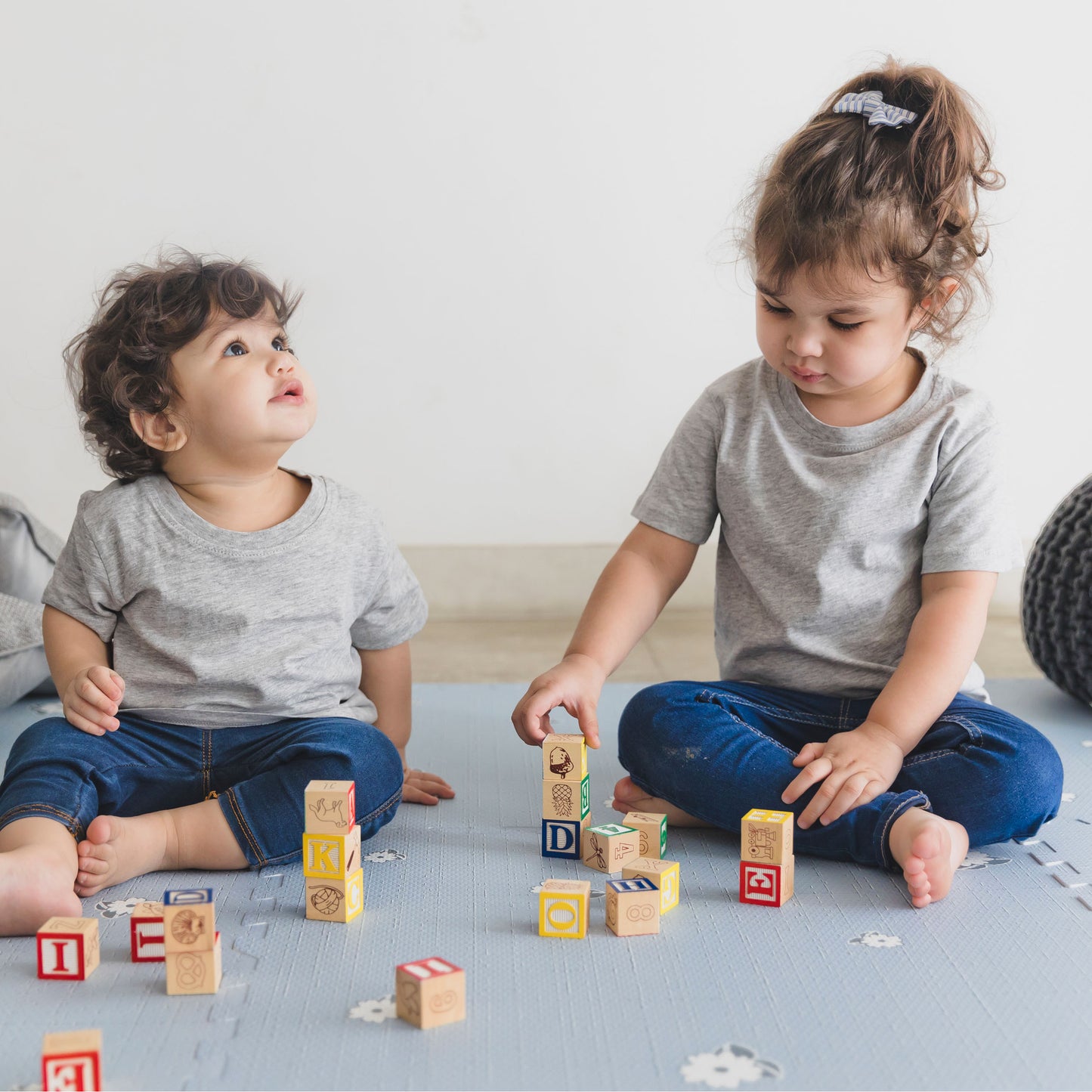 Ditsy Flowers Set in Slate Playmat - Bloom