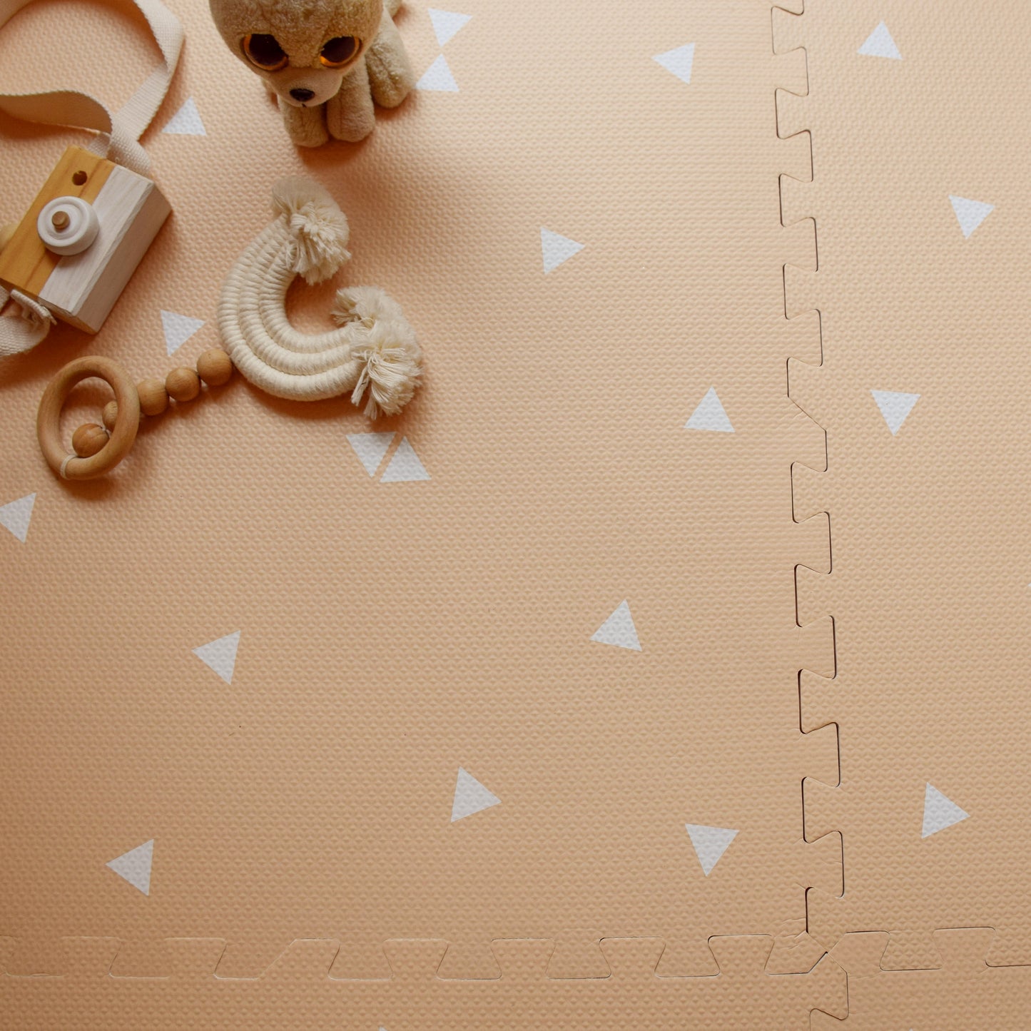 White Triangles Set in Peach Playmat - Triangles